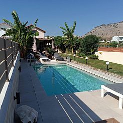 Vakantiehuis Villa Fay mit privatem Parkplatz in Lardos