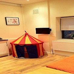 Lyall Apartment Hotel