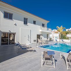Vakantiehuis Schöne Ferienvilla mit privatem Pool