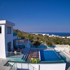 Vakantiehuis Private Villa mit 4 Schlafzimmern, Pool und Mee