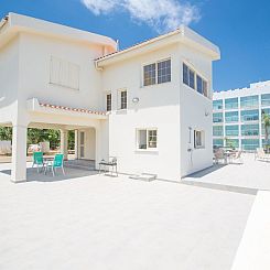 Vakantiehuis Wunderschöne Villa mit privatem Pool und groß