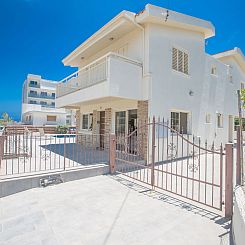 Vakantiehuis Wunderschöne Villa mit privatem Pool und groß