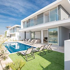 Vakantiehuis 3-Schlafzimmer-Villa mit privatem Pool im Zentr