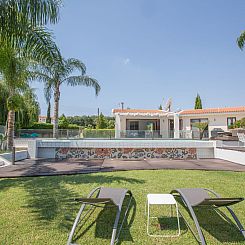 Vakantiehuis 4-Schlafzimmer-Villa mit Pool im Zentrum von Pr