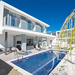 Vakantiehuis Atemberaubende Villa Olivine mit Meerblick