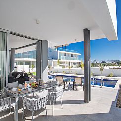 Vakantiehuis Atemberaubende Villa Olivine mit Meerblick