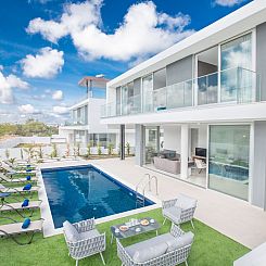 Vakantiehuis 3-Schlafzimmer-Villa mit privatem Pool im Zentr