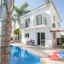 Vakantiehuis Charmante 3-Schlafzimmer-Villa DI12 mit private