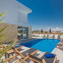 Vakantiehuis Protaras Vie Bleu Villa mit Pool, im Zentrum