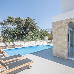 Vakantiehuis 4-Schlafzimmer-Villa mit Pool im Zentrum von Pr