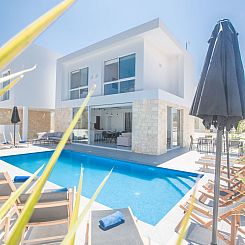 Vakantiehuis 4-Schlafzimmer-Villa mit Pool im Zentrum von Pr