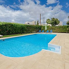 Vakantiehuis 4-Schlafzimmer-Villa mit privatem Pool in Ayia 