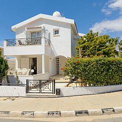 Vakantiehuis 4-Schlafzimmer-Villa mit privatem Pool in Ayia 