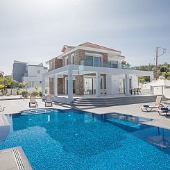 Vakantiehuis 5 Schlafzimmer Privater Pool in Protaras Zentru