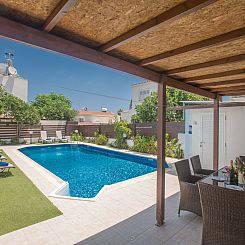 Vakantiehuis Geräumige Villa mit 3 Schlafzimmern und Pool i