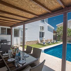 Vakantiehuis Geräumige Villa mit 3 Schlafzimmern und Pool i