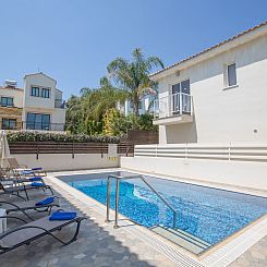 Vakantiehuis Moderne Ferienvilla PV5 mit großem Garten
