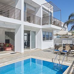 Vakantiehuis Villa Pearl PE17 in Paralimni mit privatem Park
