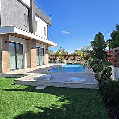 Vrijstaande woning in Girne