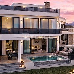 Geschakelde woning in Karaağaç