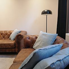 THE FRONT DOOR N°28