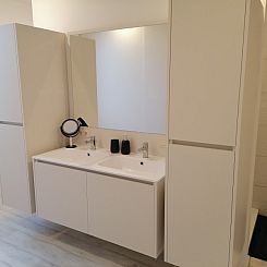 THE FRONT DOOR N°28