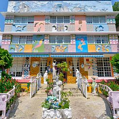 James Hotel