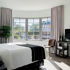 Essex House Hotel