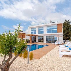 Vakantiehuis Luxuriöse Villa mit 4 Schlafzimmern, privatem 