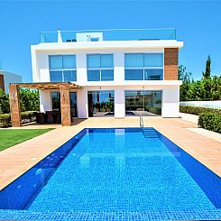 Vakantiehuis Luxuriöse Villa mit privatem Pool und Whirlpoo