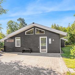 Vakantiehuis "Arny" - 1.5km from the sea