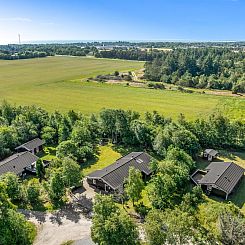 Vakantiehuis "Arny" - 1.5km from the sea