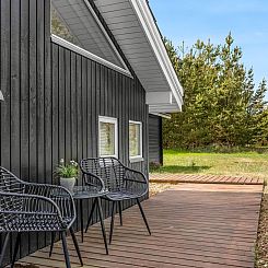 Vakantiehuis "Elvin" - 2km from the sea