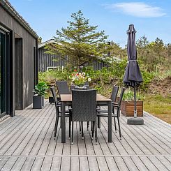 Vakantiehuis "Uschi" - 1km from the sea