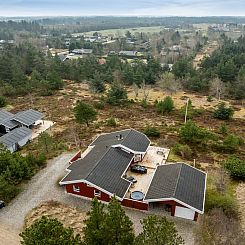 Vakantiehuis "Gunborg" - 2.5km from the sea