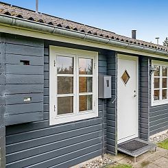 Vakantiehuis "Tammo" - 1.1km from the sea