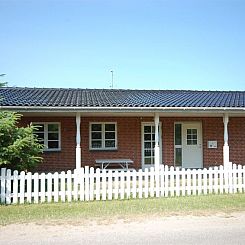 Vakantiehuis "Aku" - 700m from the sea
