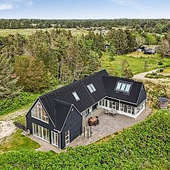 Vakantiehuis "Ajvi" - 900m from the sea