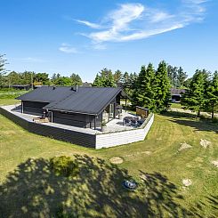Vakantiehuis "Verner" - 990m from the sea