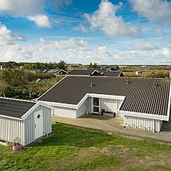 Vakantiehuis "Hava" - 450m from the sea