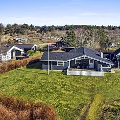 Vakantiehuis "Fridhild" - 875m from the sea