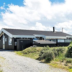 Vakantiehuis "Sixten" - 450m from the sea