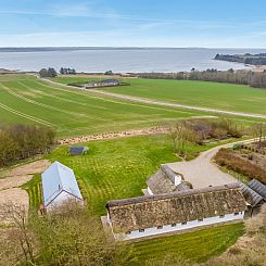 Vakantiehuis "Åsta" - 400m to the fjord