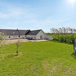 Vakantiehuis "Folkar" - 3km to the fjord