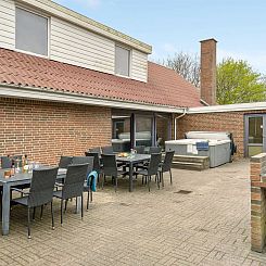 Vakantiehuis "Rahild" - 2km to the fjord