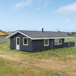 Vakantiehuis "Svea" - 400m from the sea