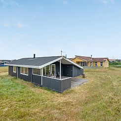 Vakantiehuis "Svea" - 400m from the sea