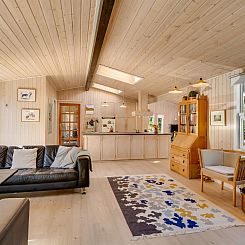 Vakantiehuis "Eroll" - 1.8km from the sea