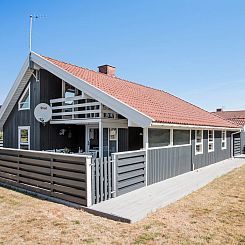 Vakantiehuis "Bente" - 800m from the sea