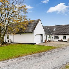 Vakantiehuis "Nani" - 900m from the sea
